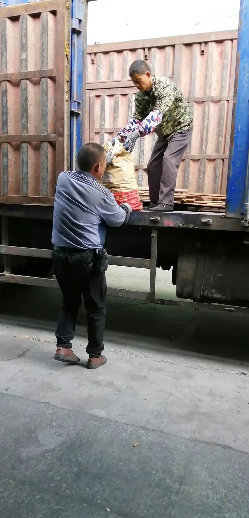 東莞蜜桃成人网站人口金屬處理蜜桃AV无码免费一区二区回收